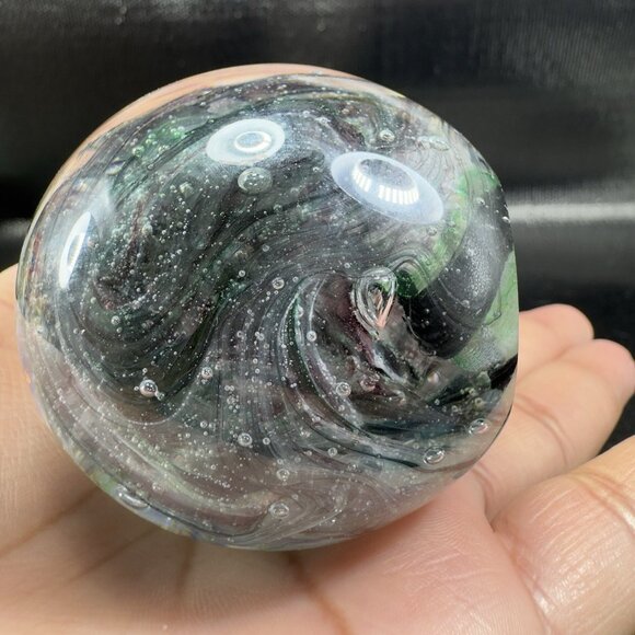 VTG Dynasty Gallery Around The World Round Glass Paperweight Green Black Swirls - Picture 6 of 10